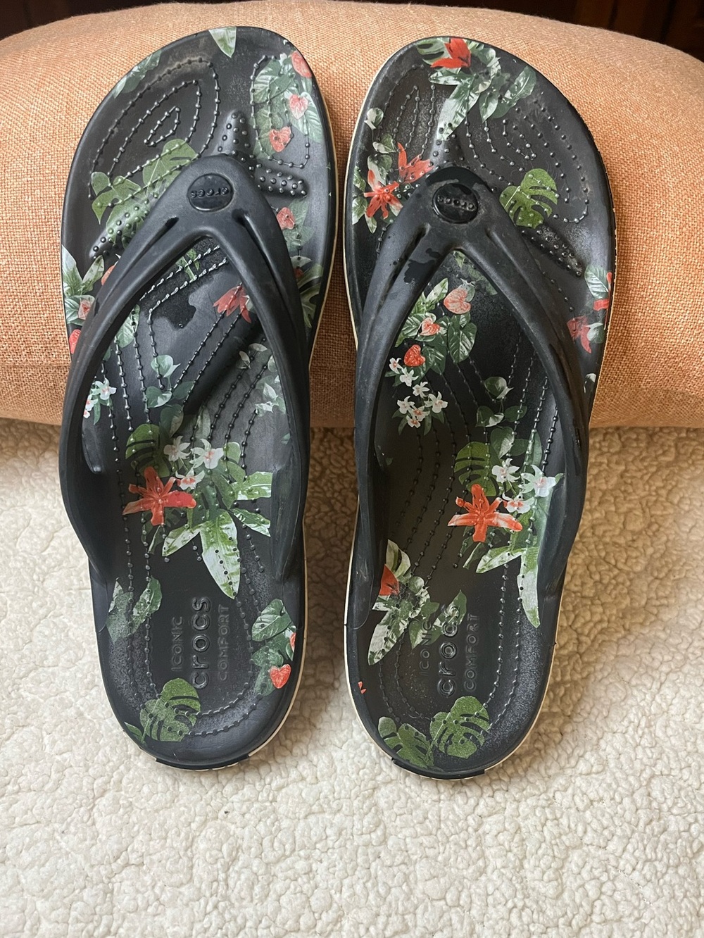 Crocs Kadee II Tropical Floral Flip Flop Sandals Black Women’s Size 10